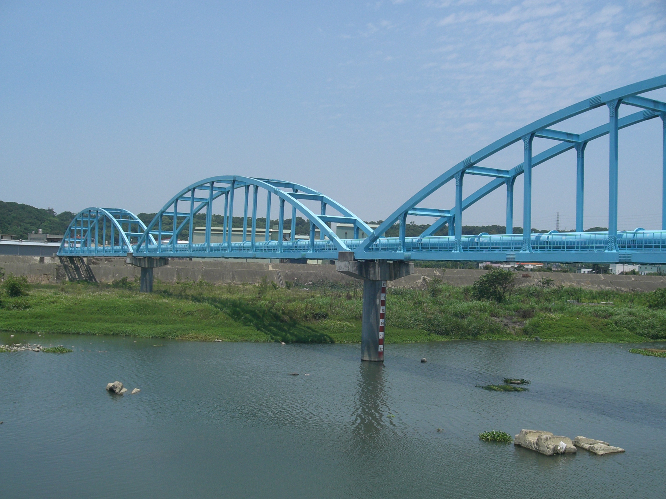 自來水水管橋